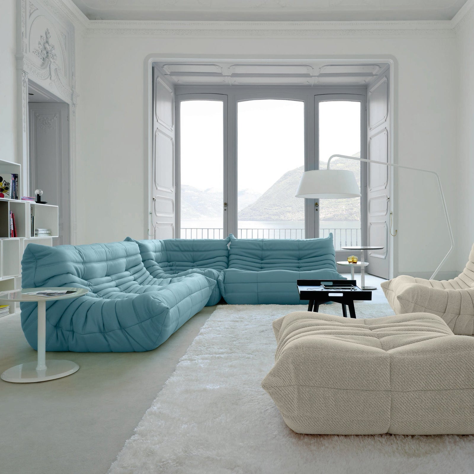 新しい季節に、くつろぎの名作を。「リーン・ロゼ」が誇るソファたち