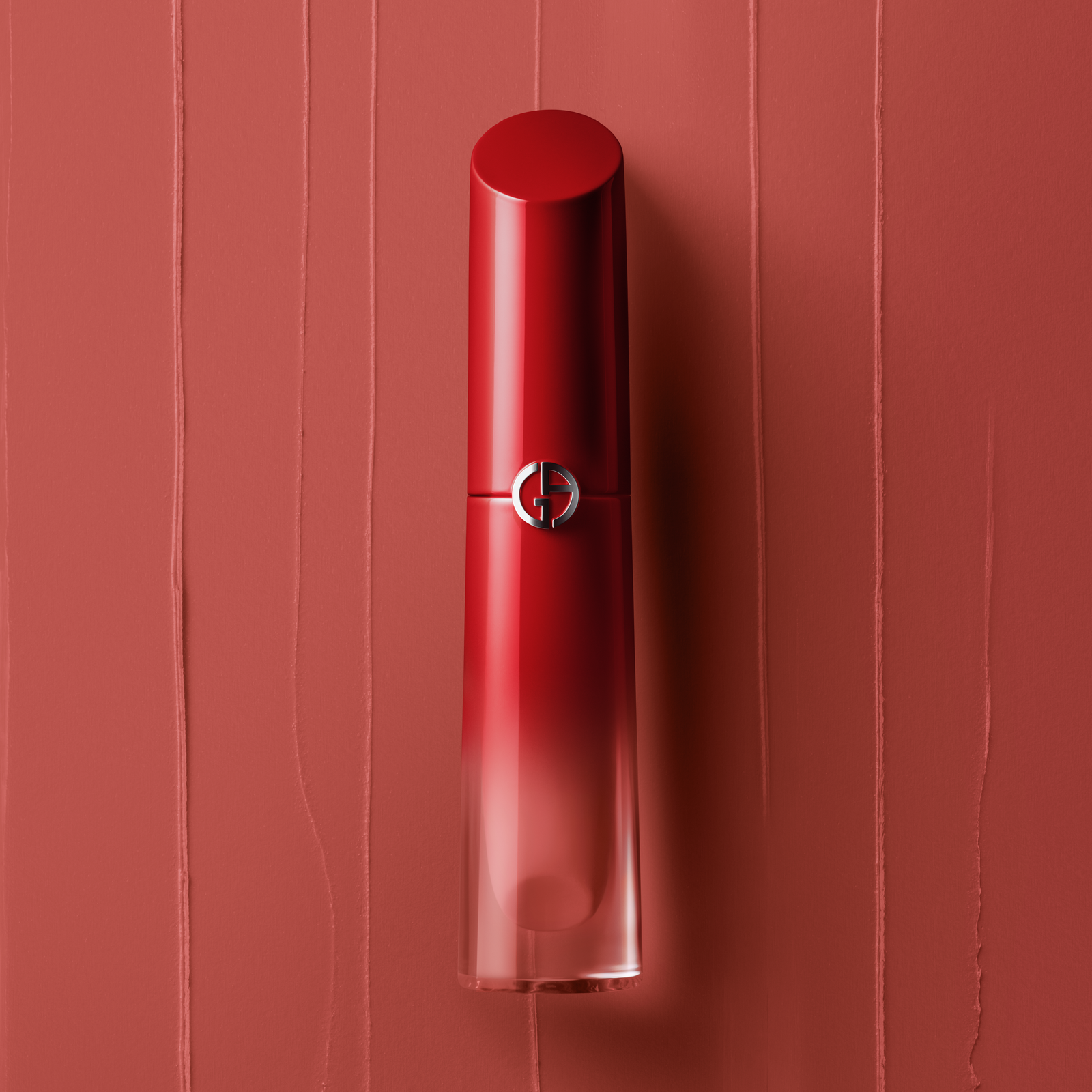 アルマーニ ビューティ「リップ マエストロ」シリーズからまるで マグネットのようにぴたりと密着する新リップ登場!