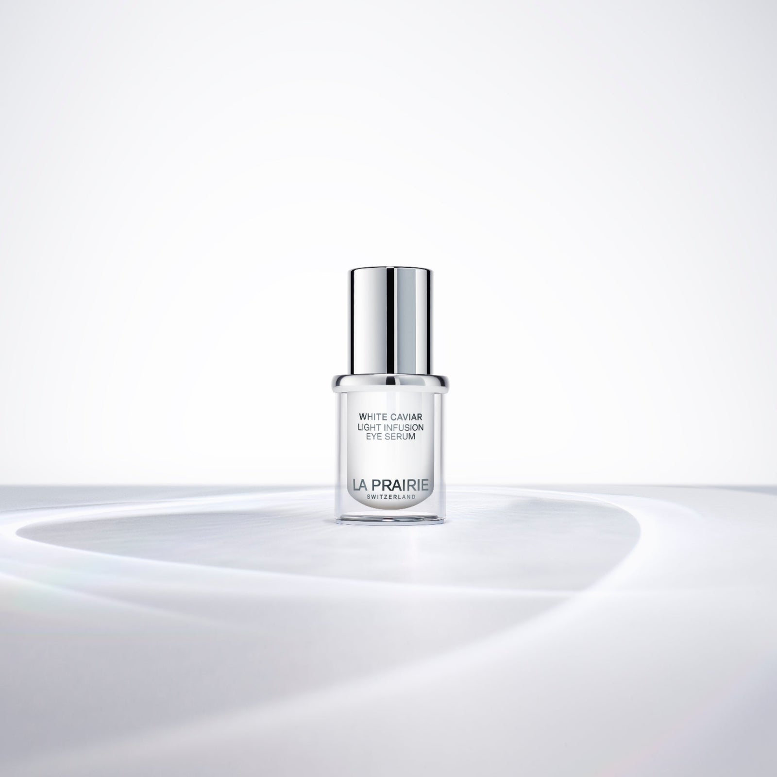 しつこいクマ悩みを持つ人に朗報!「ラ・プレリー」の アイセラムで、肌印象をスピーディに巻き戻す