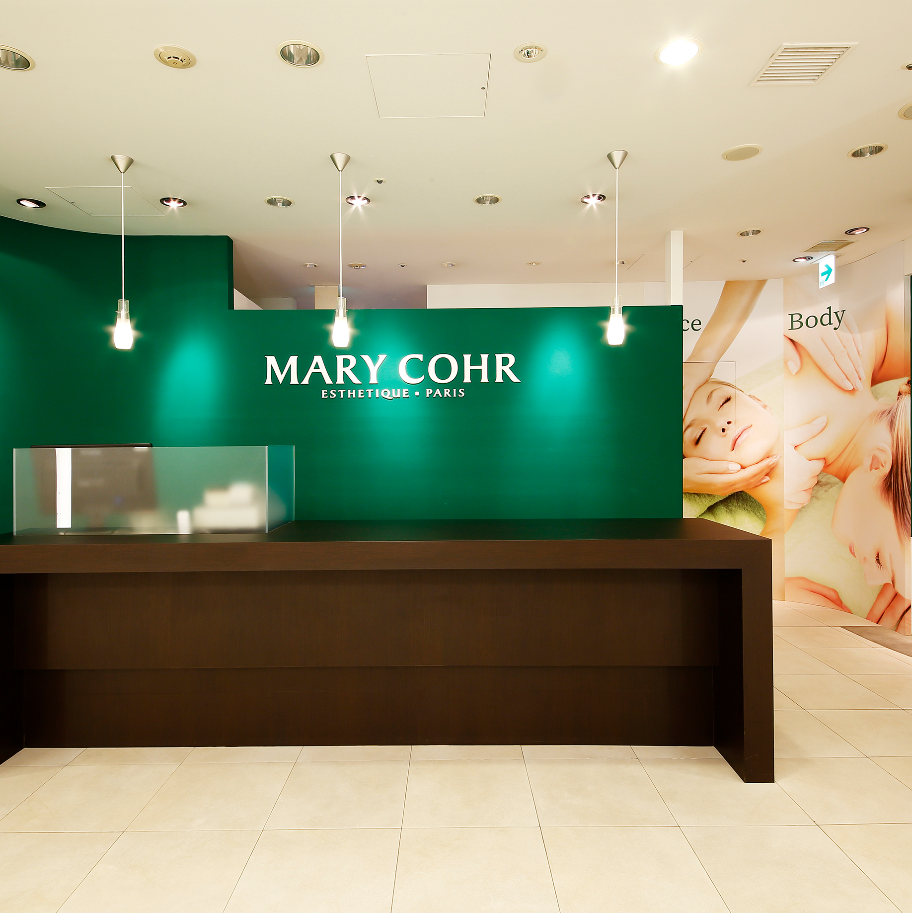 エイジングケア効果の高いマリコールのエステで キュッとリフトアップ