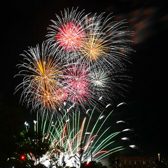 京都・保津川花火大会が開催！関西最大級13,000発の花火＆500機のドローンショーも見逃せない